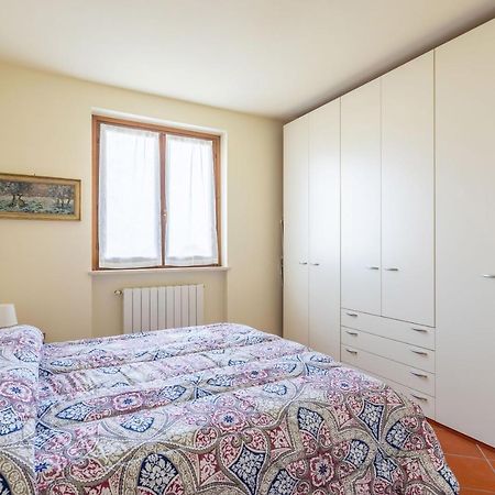 Pool - Marge Apartment - By Host4U Padenghe sul Garda Ngoại thất bức ảnh