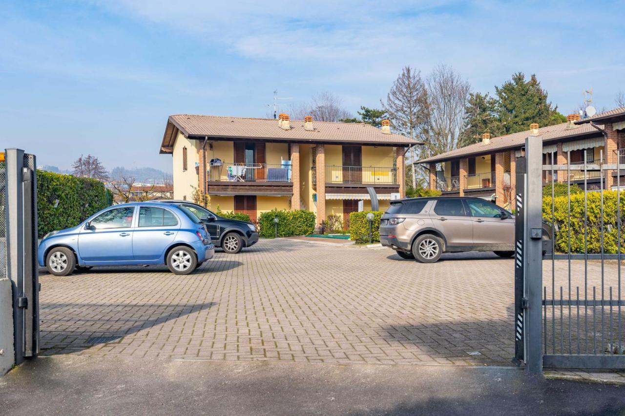 Pool - Marge Apartment - By Host4U Padenghe sul Garda Ngoại thất bức ảnh