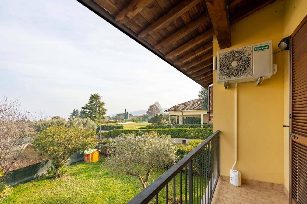Pool - Marge Apartment - By Host4U Padenghe sul Garda Ngoại thất bức ảnh