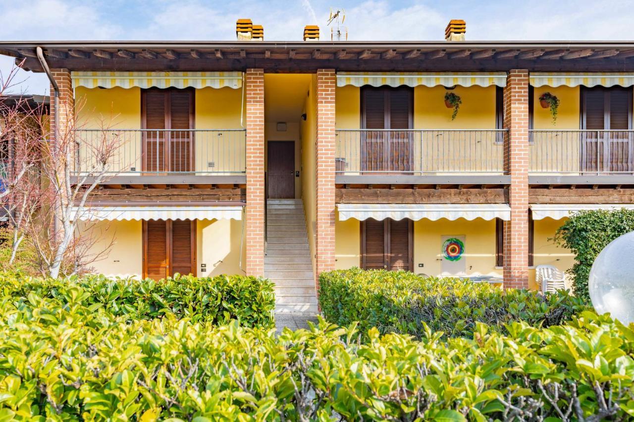 Pool - Marge Apartment - By Host4U Padenghe sul Garda Ngoại thất bức ảnh